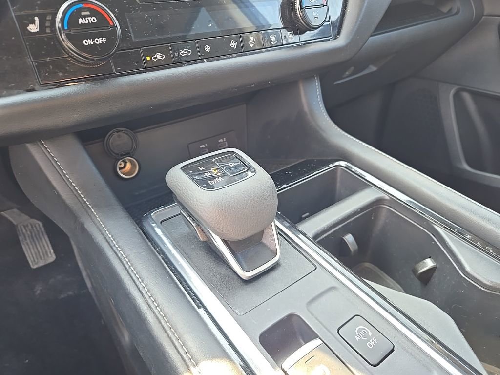 Used 2023 Nissan Pathfinder SV w/ SV Premium Package image 23