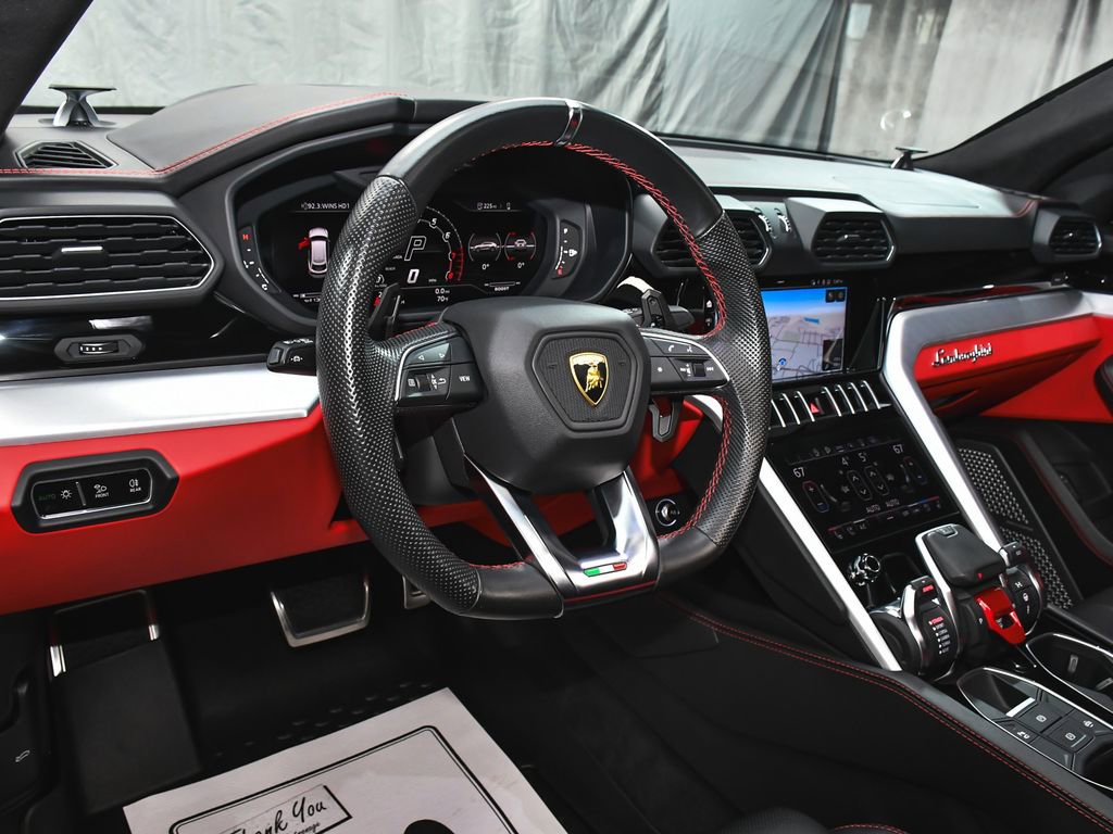 Used 2022 Lamborghini Urus AWD/4WD image 27