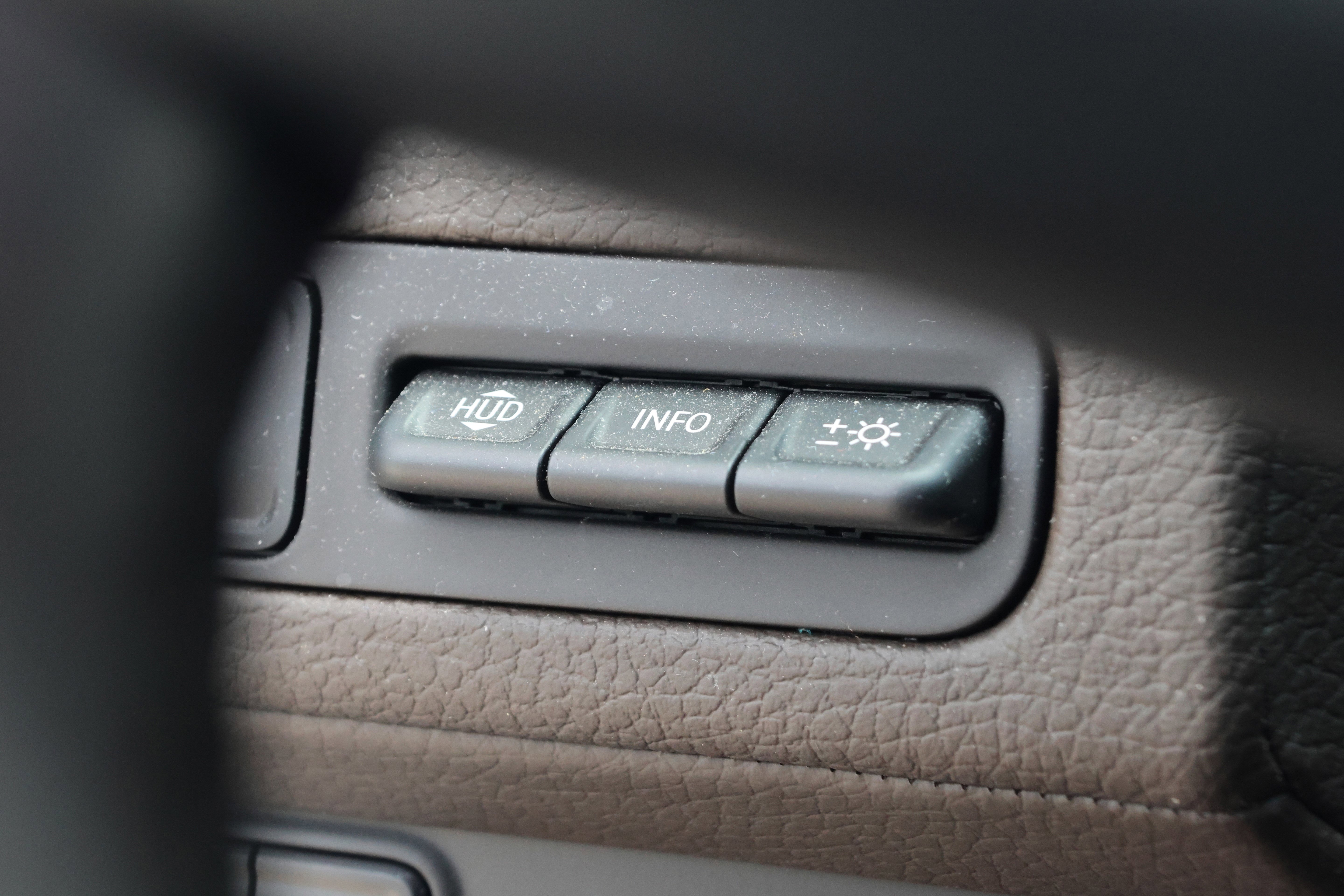 Used 2023 GMC Yukon XL Denali AWD/4WD image 15