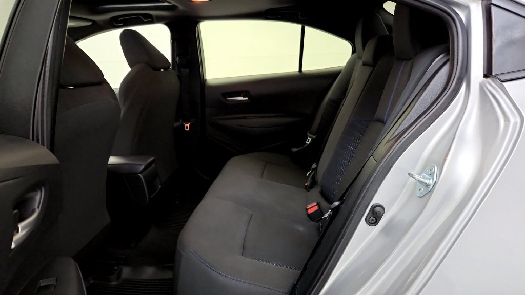 Used 2022 Toyota Corolla SE w/ SE Premium Package FWD image 18