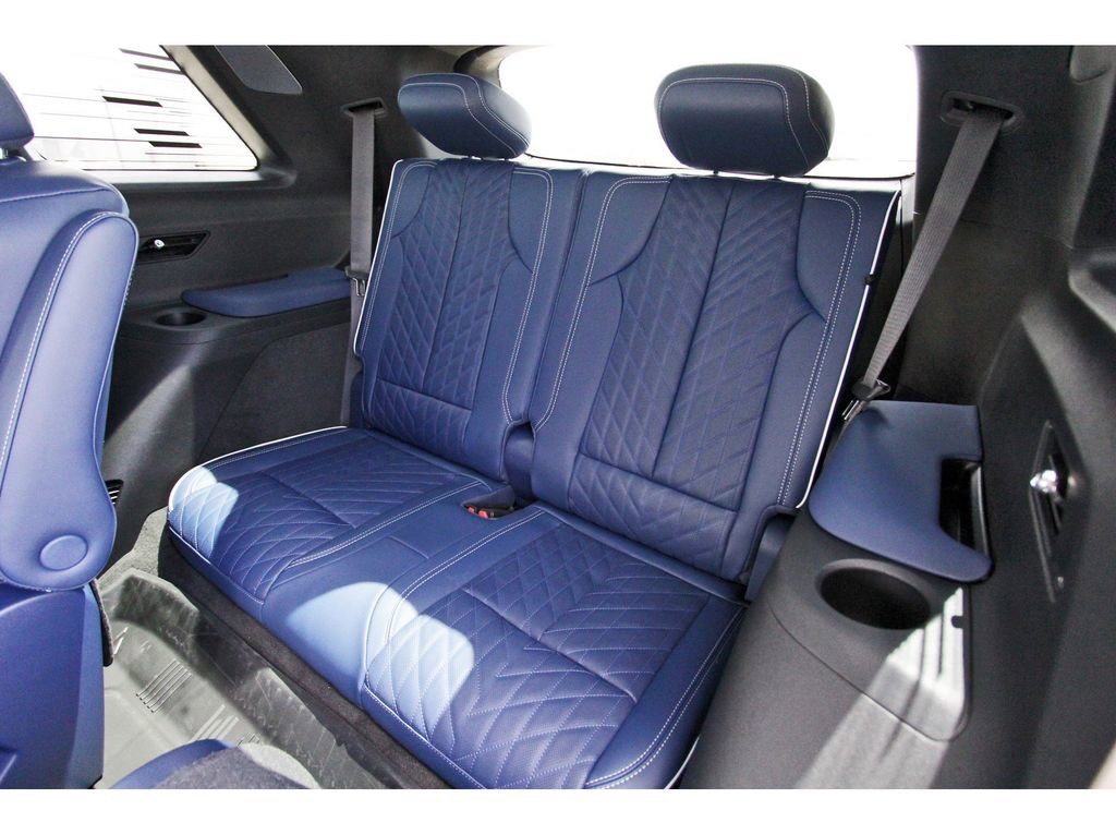 New 2026 Cadillac Vistiq Premium Luxury image 13