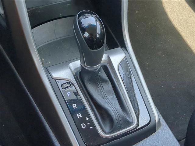 Used 2017 Hyundai Elantra GT FWD image 12