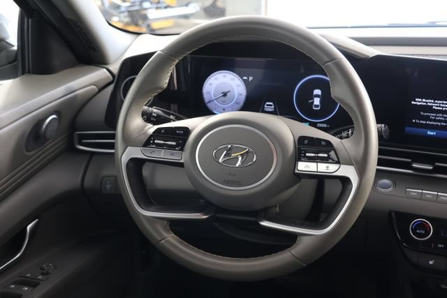Used 2023 Hyundai Elantra SEL FWD image 10