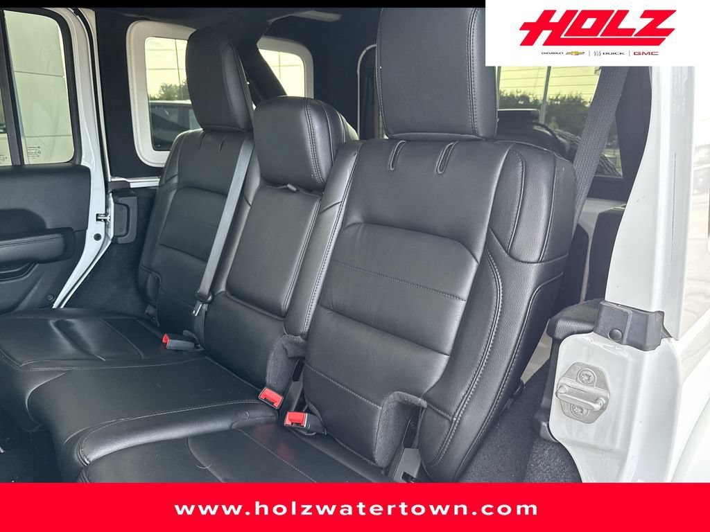 Used 2021 Jeep Wrangler Unlimited Sahara AWD/4WD image 23