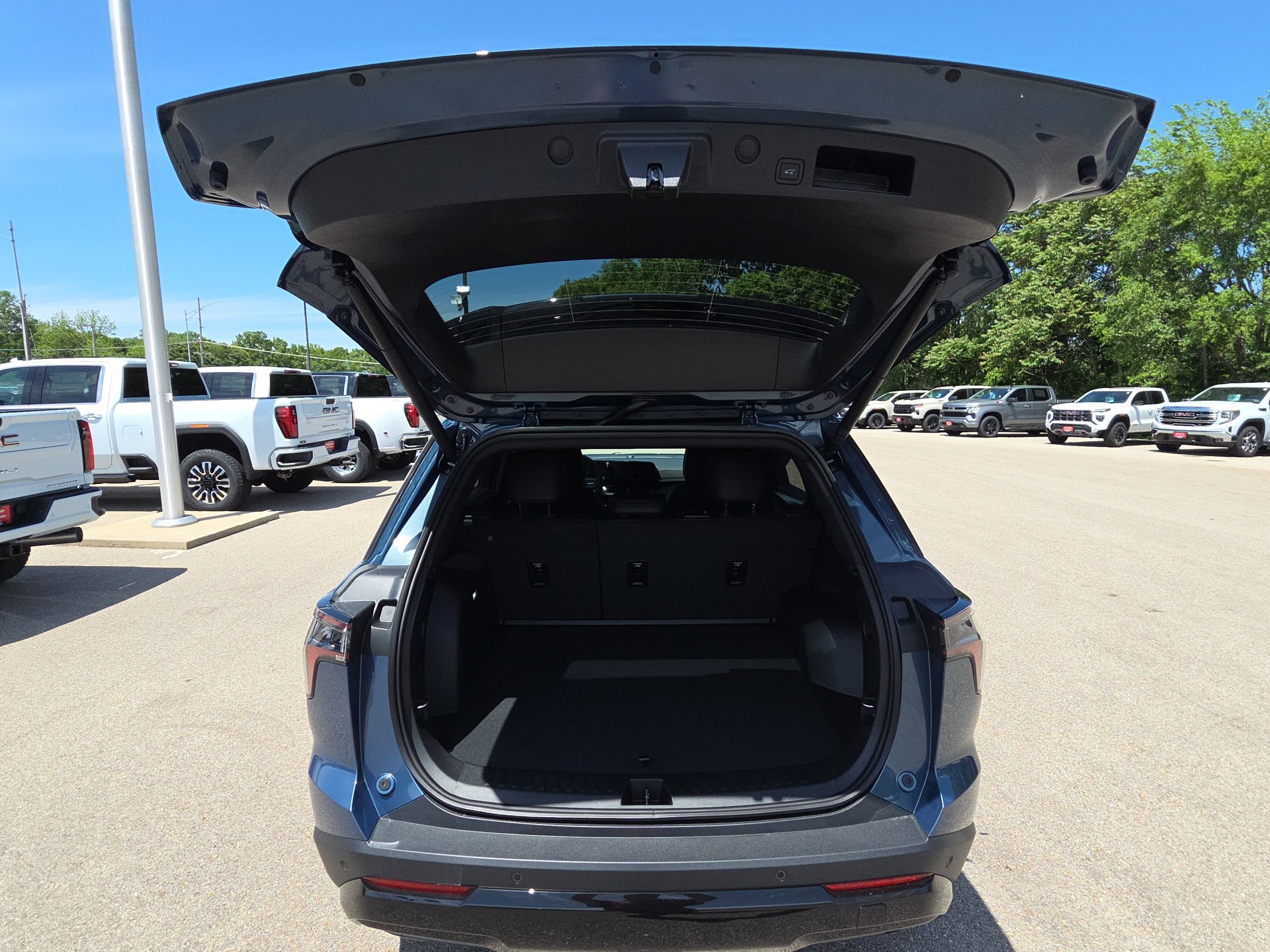 New 2026 Chevrolet Equinox RS FWD image 31
