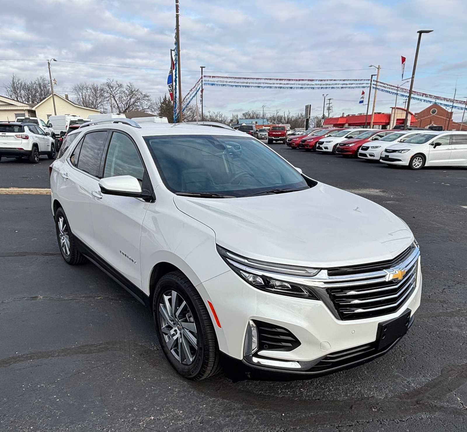 Used 2024 Chevrolet Equinox Premier image 4