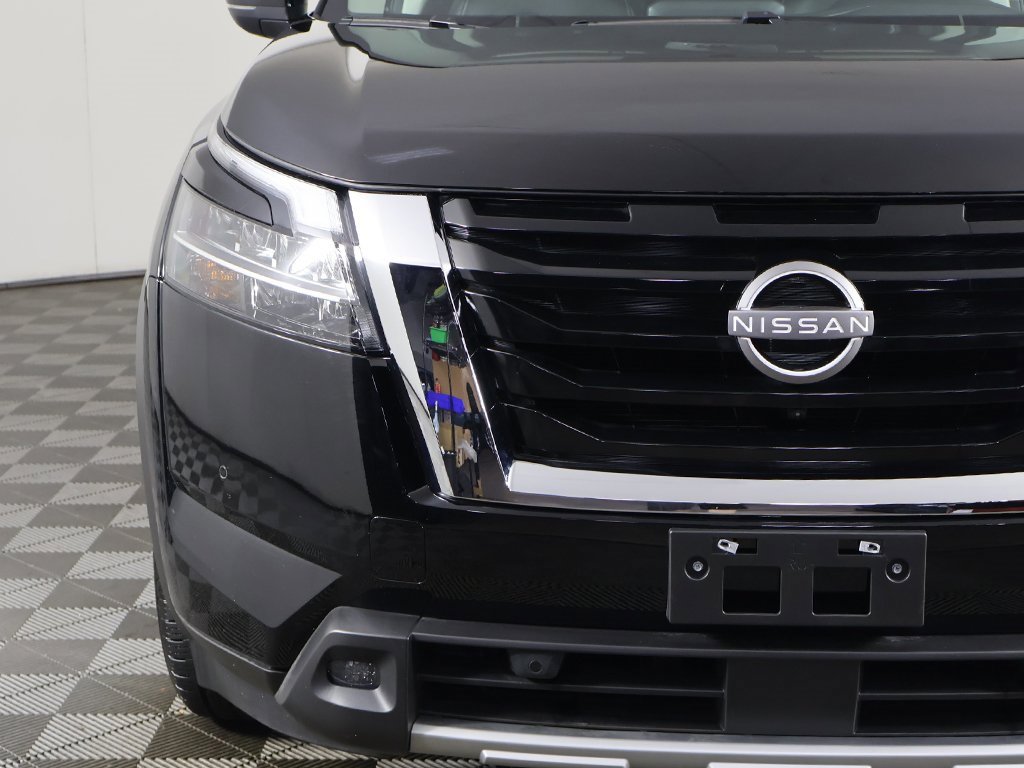 Used 2023 Nissan Pathfinder SL image 14