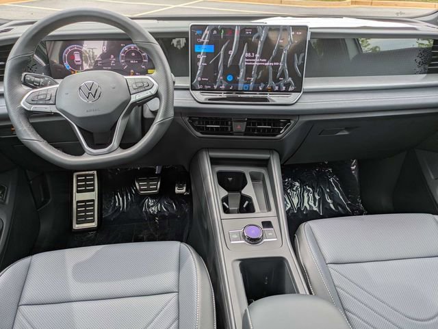 New 2026 Volkswagen Tiguan SE R-Line FWD image 16