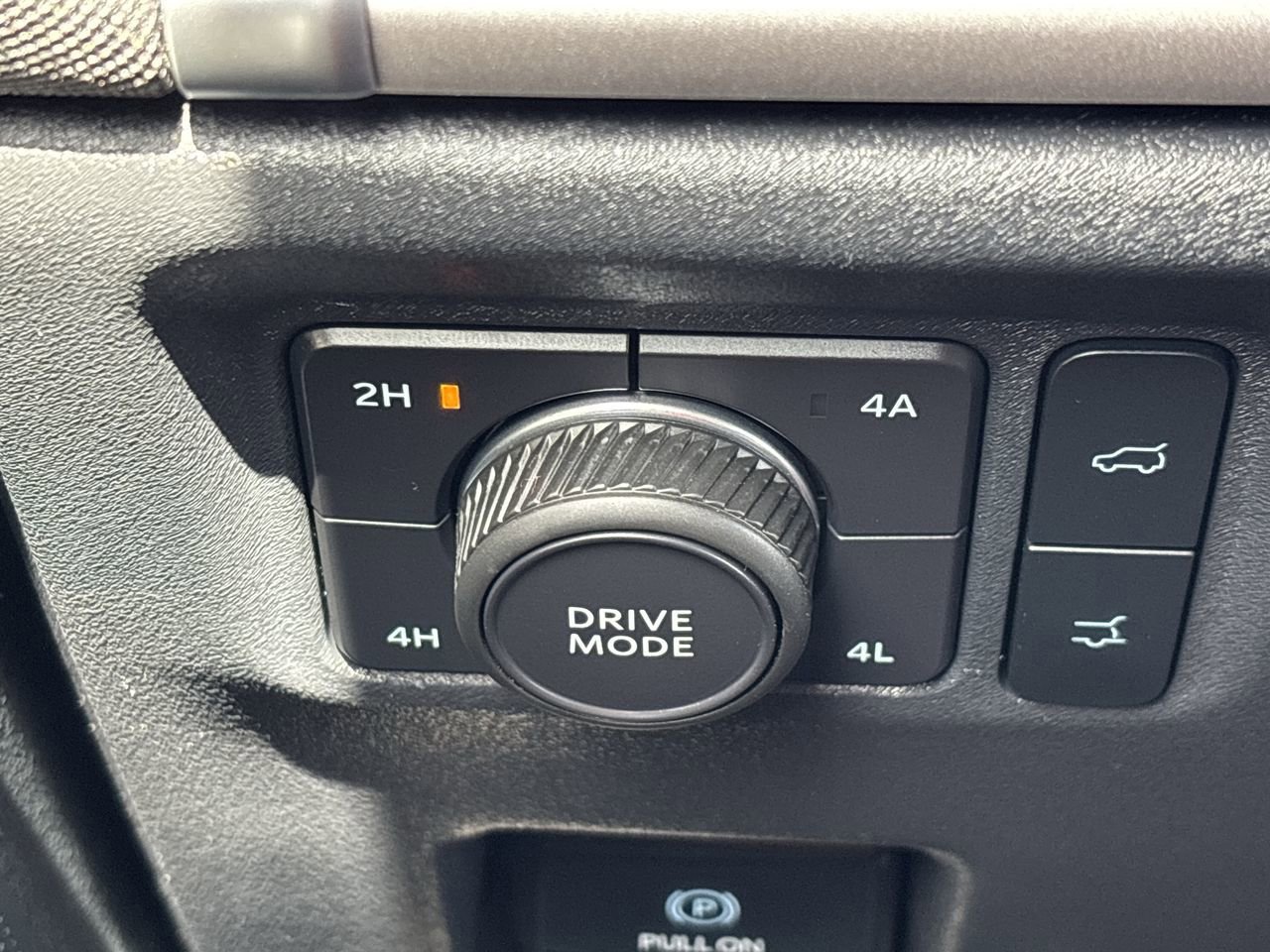 Certified 2025 Ford Expedition Active AWD/4WD image 27