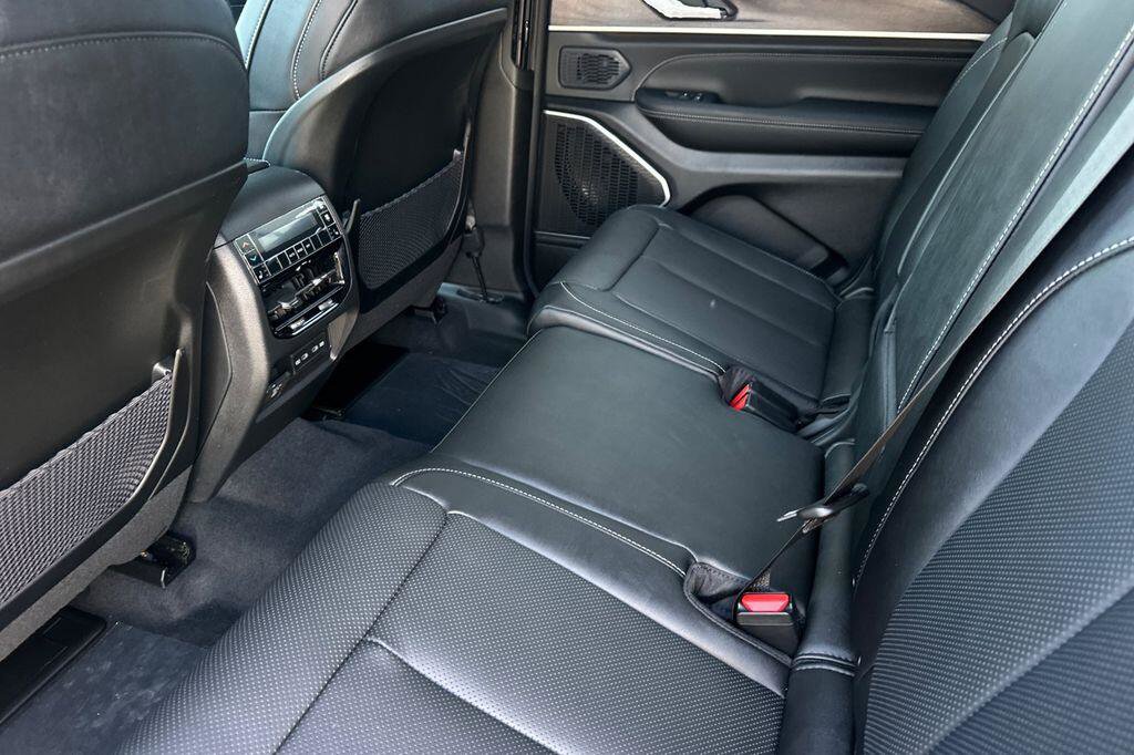 New 2026 Jeep Grand Cherokee L Limited AWD/4WD image 12