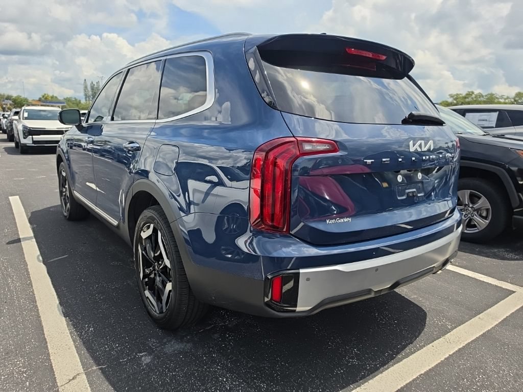 Certified 2024 Kia Telluride S w/ S Sunroof Package FWD image 12