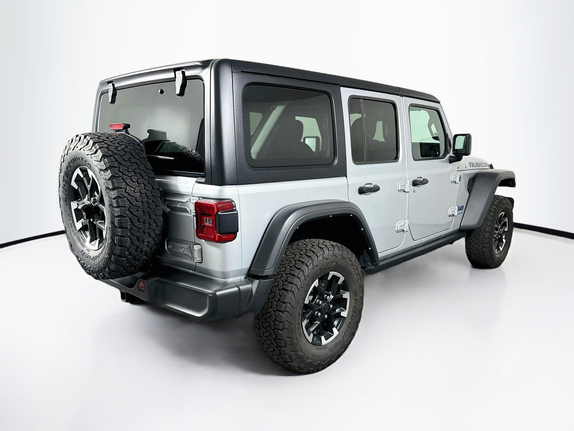 Used 2024 Jeep Wrangler Unlimited Rubicon 4xe AWD/4WD image 9