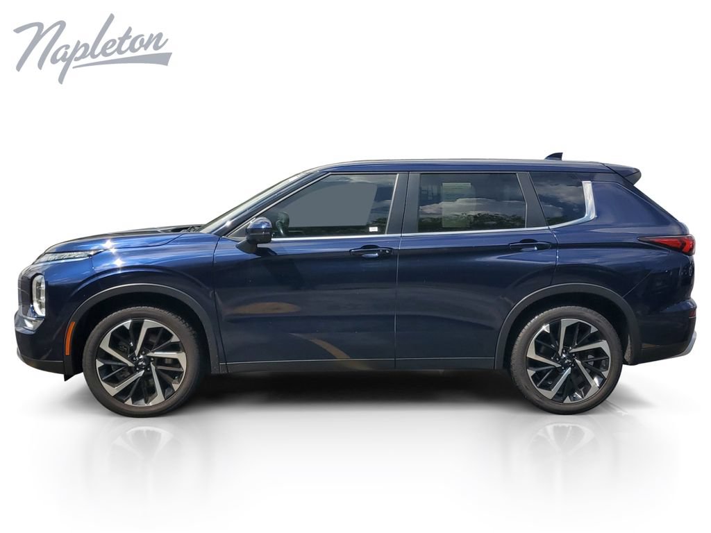 Used 2024 Mitsubishi Outlander SE FWD image 2