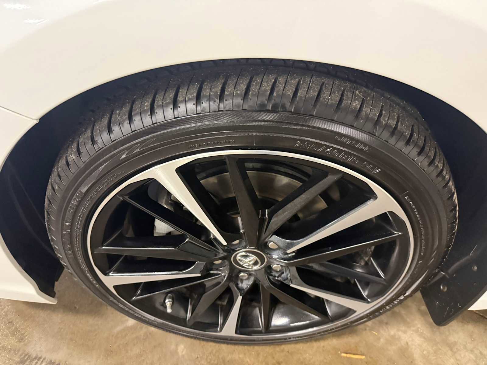 Used 2019 Toyota Camry XSE w/ Navigation Package image 8