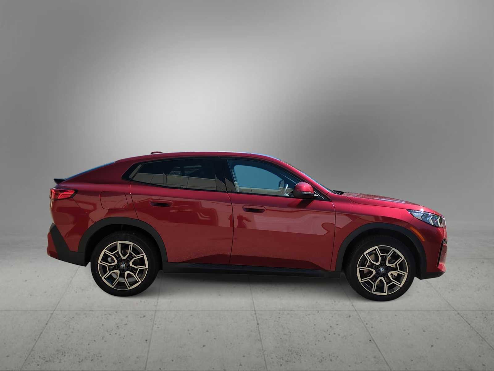 New 2025 BMW X2 xDrive28i w/ Convenience Package image 9