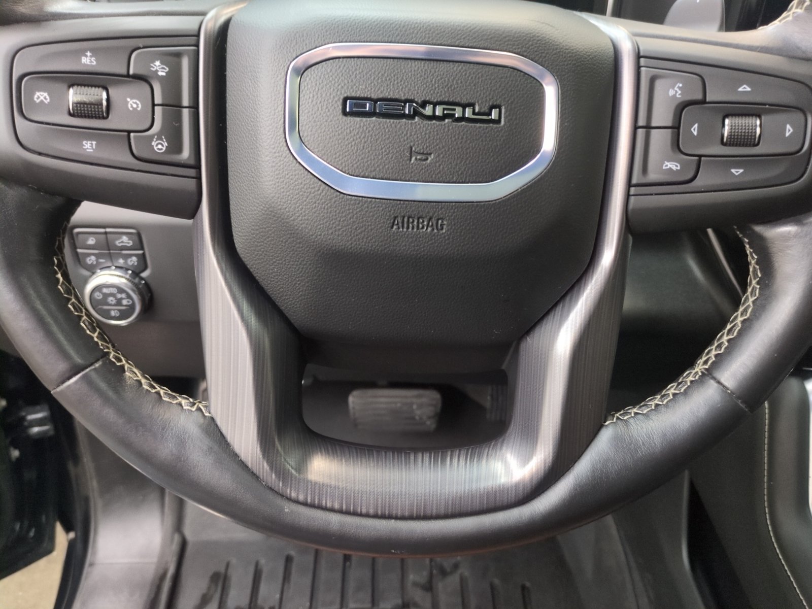 Used 2024 GMC Sierra 1500 Denali Ultimate AWD/4WD image 17