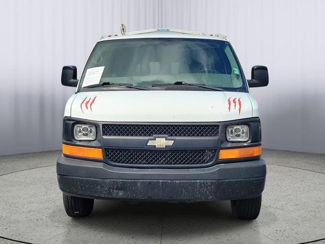 Used 2006 Chevrolet Express 2500 Extended w/ Power and Light Package RWD image 2