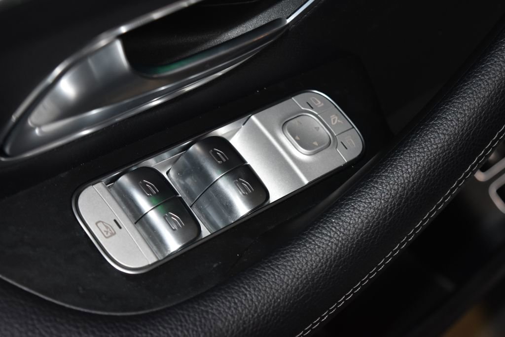 Used 2024 Mercedes-Benz GLE 450e 4MATIC image 6