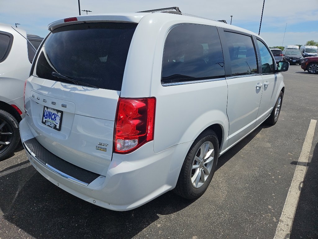 Used 2018 Dodge Grand Caravan SXT w/ Rear Park Assist Package FWD image 7