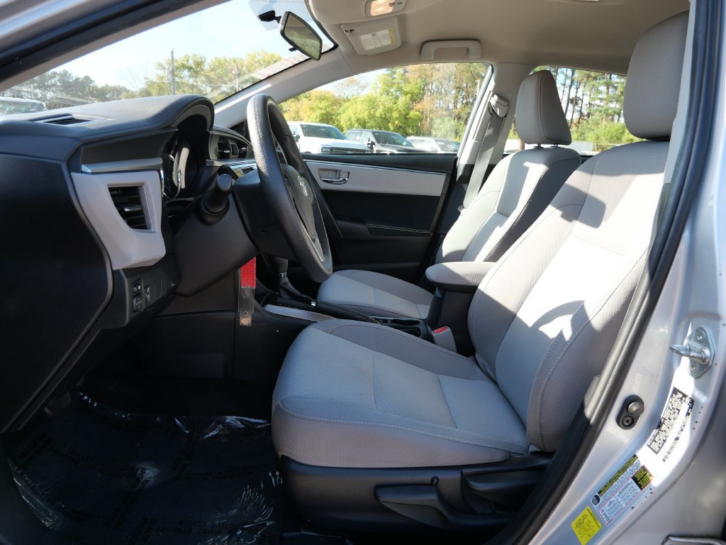 Used 2016 Toyota Corolla LE FWD image 21