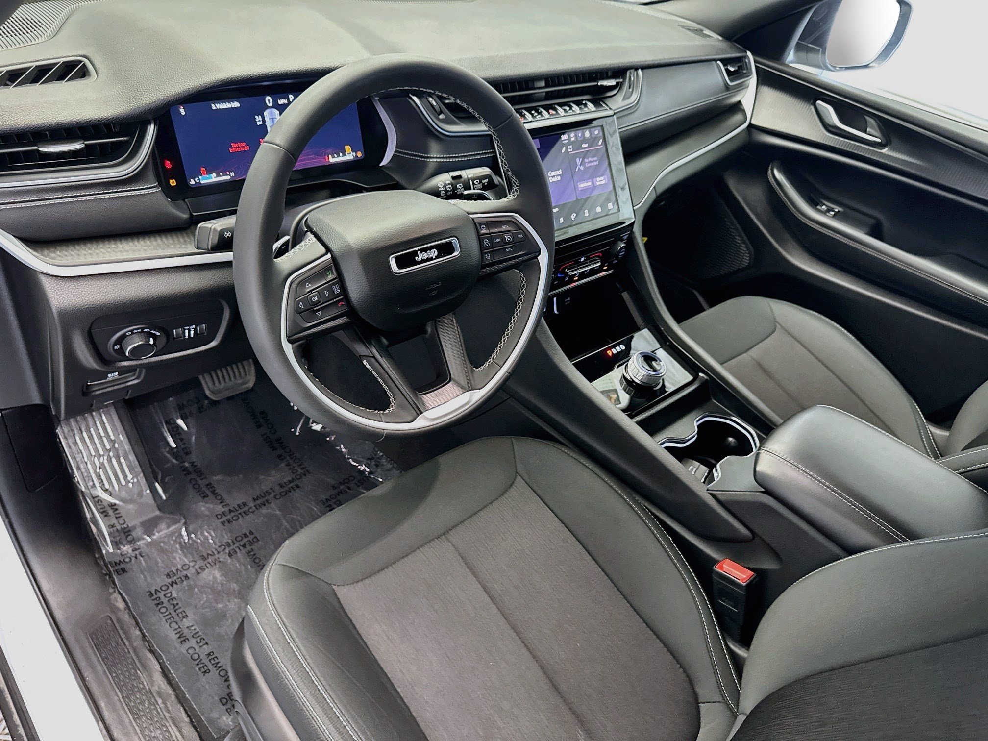 Used 2025 Jeep Grand Cherokee Laredo X AWD/4WD image 7