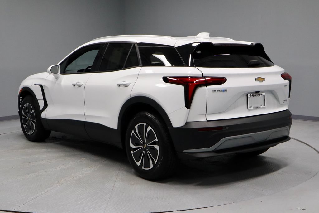 Used 2024 Chevrolet Blazer EV LT AWD/4WD image 10