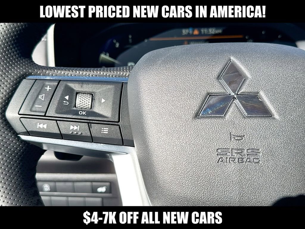 New 2026 Mitsubishi Outlander SE image 13