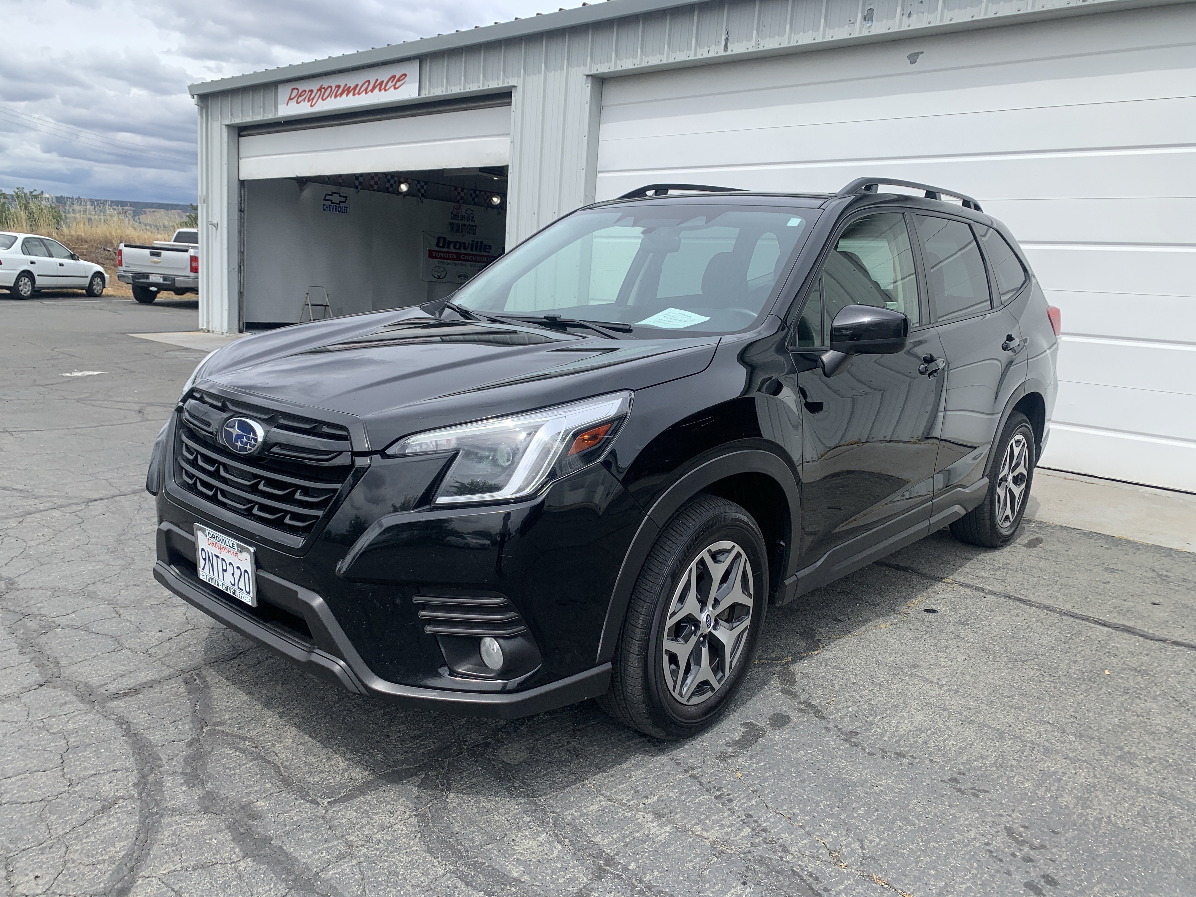 Used 2023 Subaru Forester Premium AWD/4WD image 1