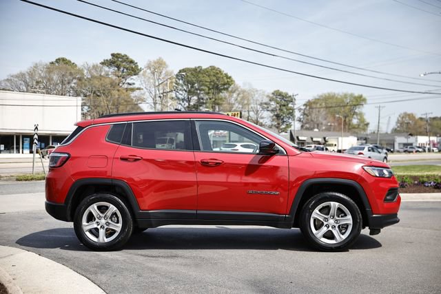 Used 2024 Jeep Compass Latitude image 10