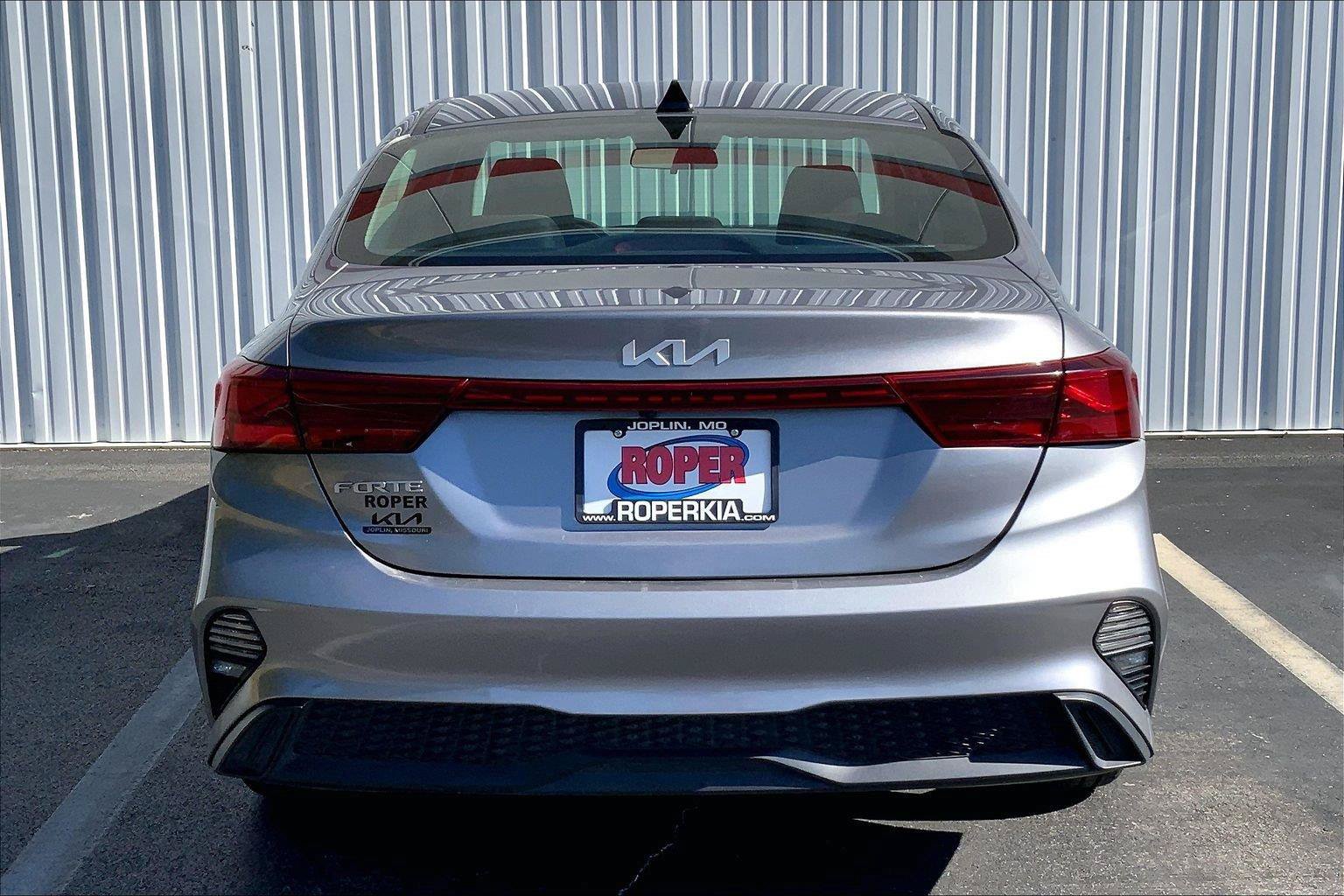 Used 2024 Kia Forte LXS FWD image 4