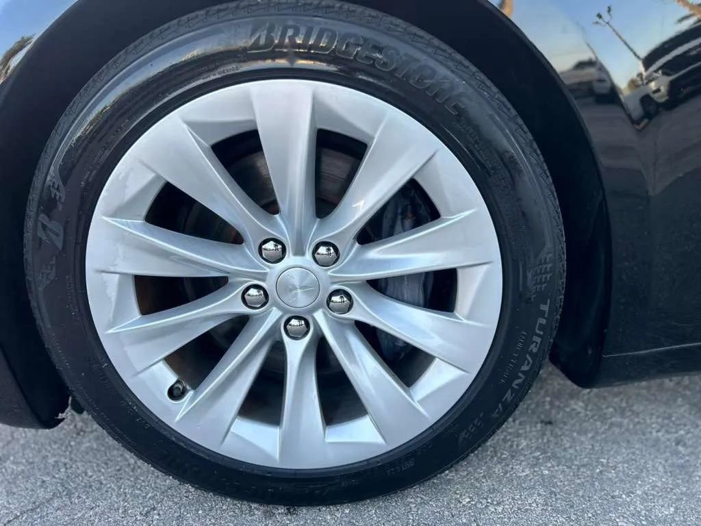Used 2017 Tesla Model S 75 RWD image 29