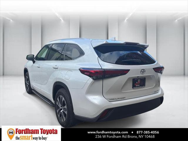 Certified 2022 Toyota Highlander XLE image 5