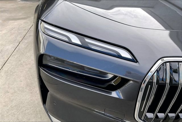 Used 2023 BMW i7 xDrive60 image 27