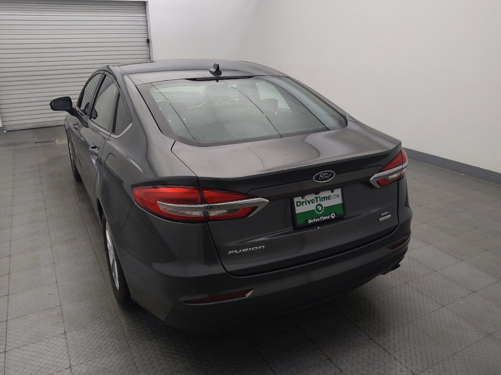 Used 2020 Ford Fusion SE FWD image 6