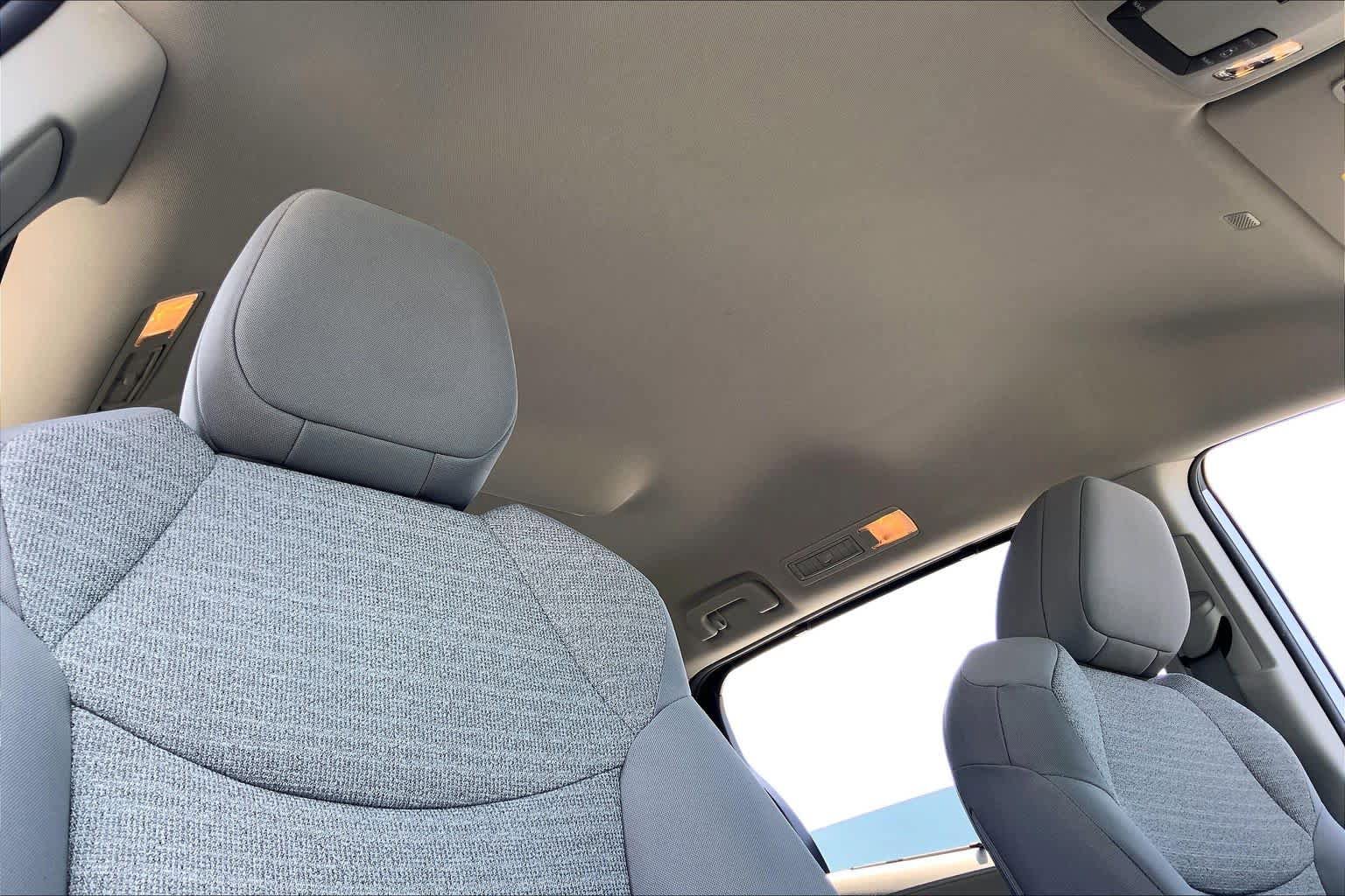 Used 2021 Toyota Sienna LE FWD image 14