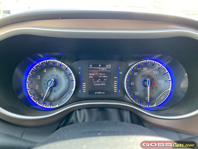 Used 2019 Chrysler Pacifica Touring-L FWD image 19