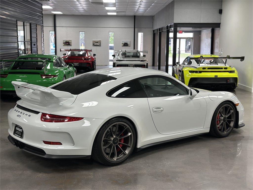 Used 2015 Porsche 911 GT3 RWD image 8