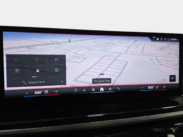 Certified 2025 BMW X7 M60i AWD/4WD image 18