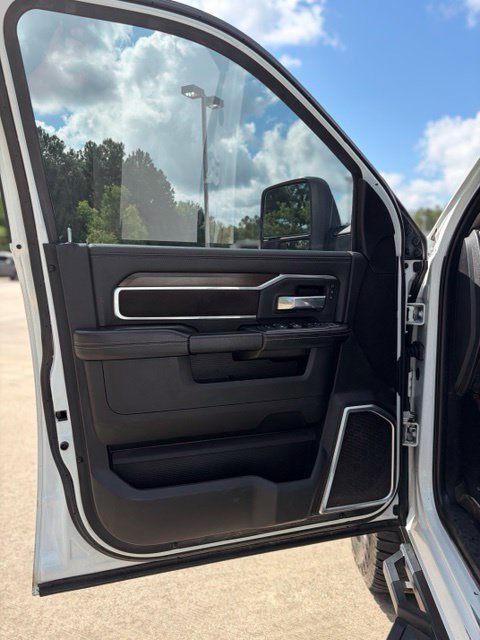 Used 2023 RAM 2500 Laramie AWD/4WD image 23