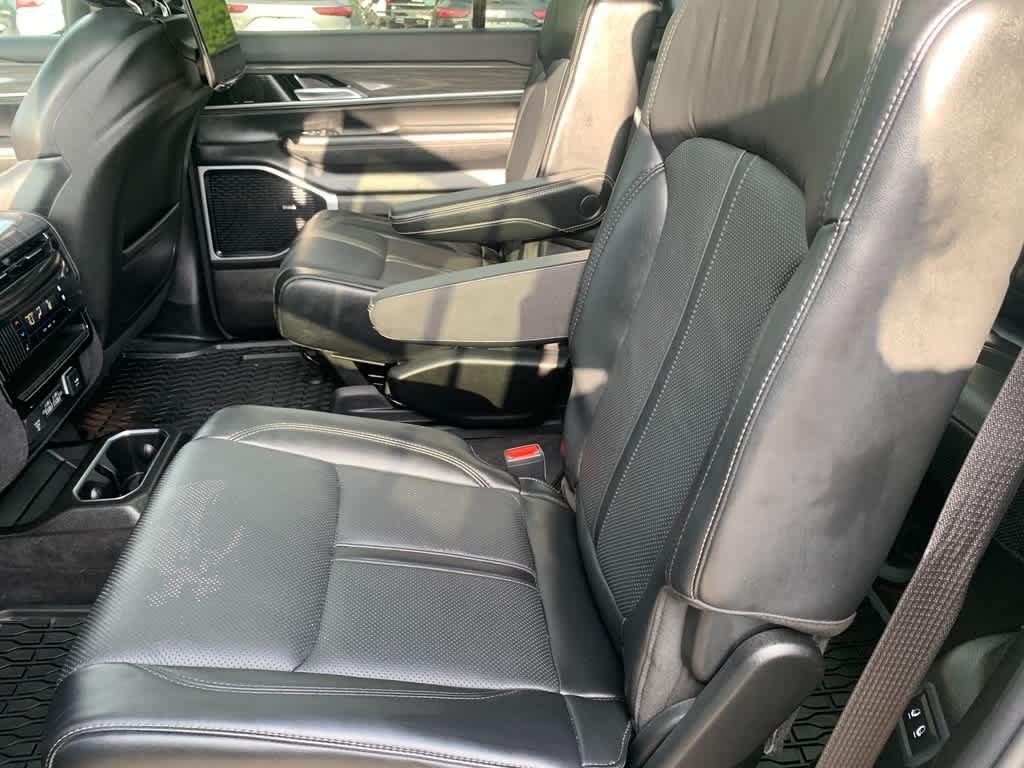 Used 2022 Jeep Wagoneer Series III w/ Premium Group I AWD/4WD image 16