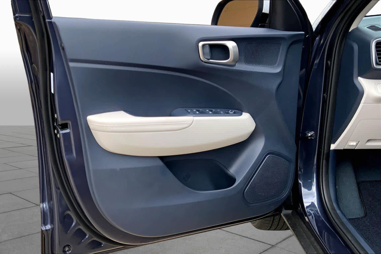 New 2026 Hyundai Venue SEL FWD image 10