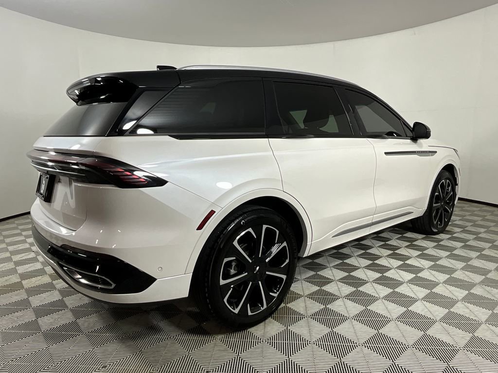 Certified 2024 Lincoln Nautilus Reserve AWD/4WD image 4