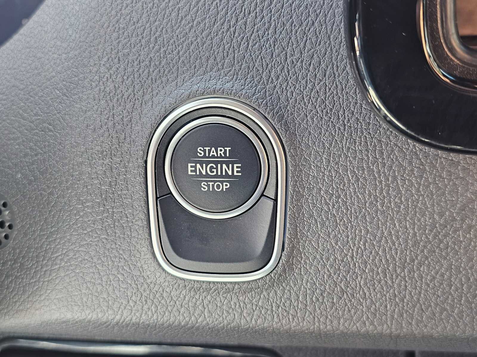 Used 2025 Mercedes-Benz Sprinter 2500 image 30