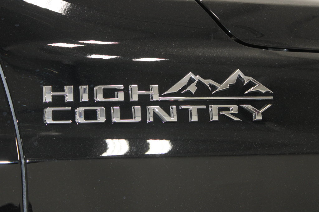 New 2026 Chevrolet Tahoe High Country AWD/4WD image 12