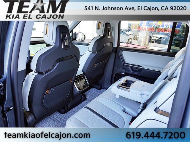 Used 2026 Rivian R1S Adventure Dual AWD/4WD image 21