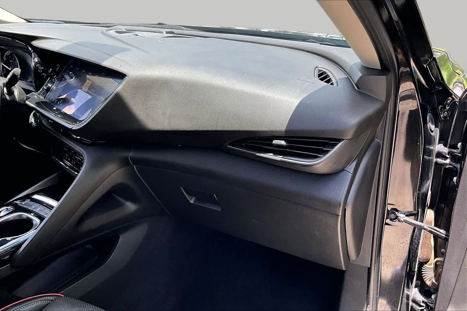 Used 2022 Buick Envision Essence w/ Sport Touring Package FWD image 17