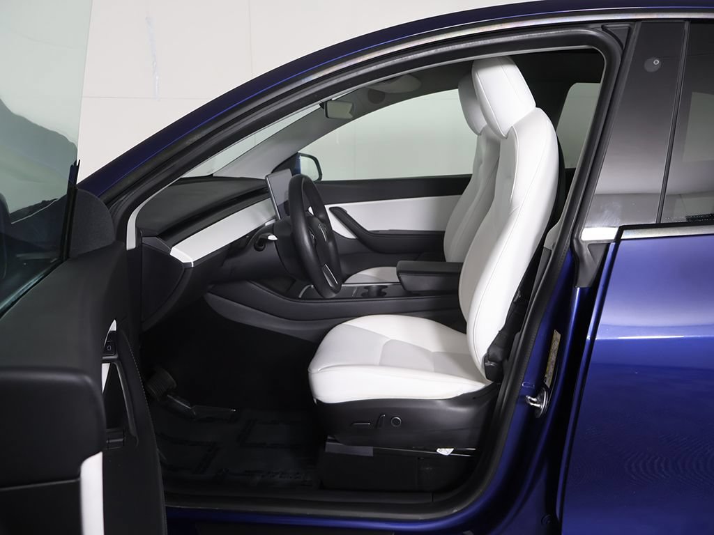 Used 2022 Tesla Model Y Long Range AWD/4WD image 24