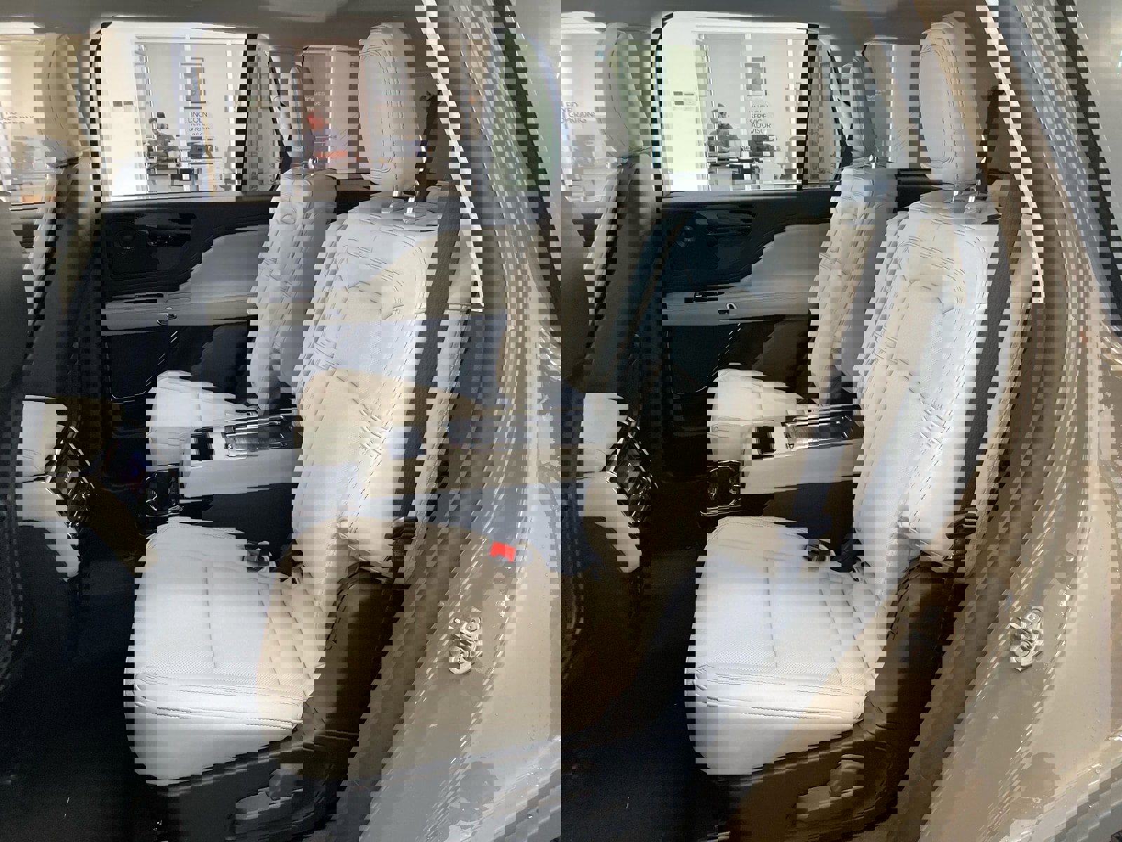 New 2026 Lincoln Aviator Reserve AWD/4WD image 16