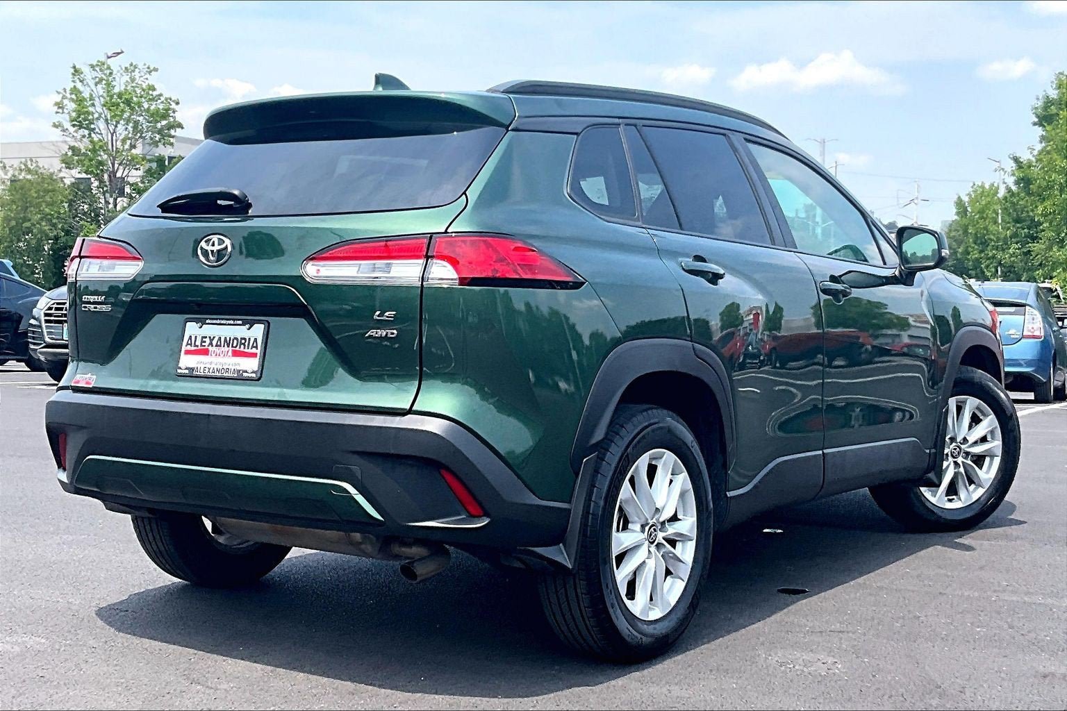 Used 2024 Toyota Corolla Cross LE w/ Moonroof Package AWD/4WD image 12