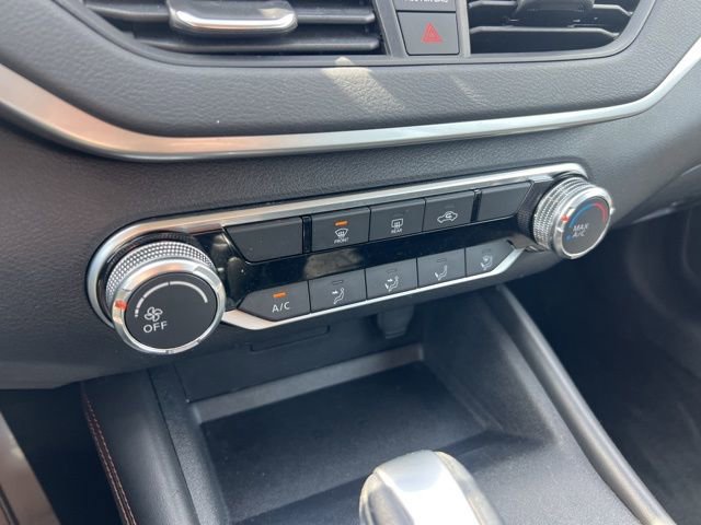 Used 2019 Nissan Altima 2.5 SR FWD image 14